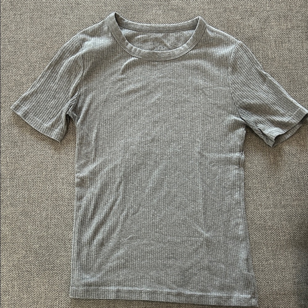 Grey ribbed t-shirt universal thread
